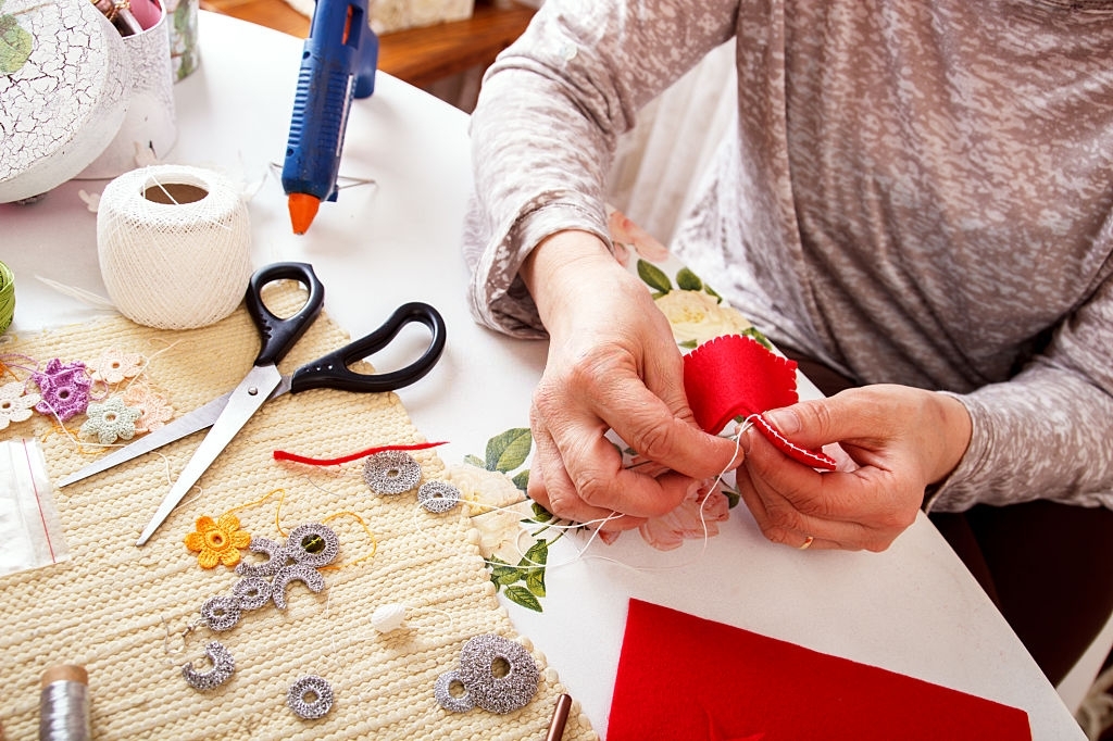 Arts and Crafts: Benefits for Seniors